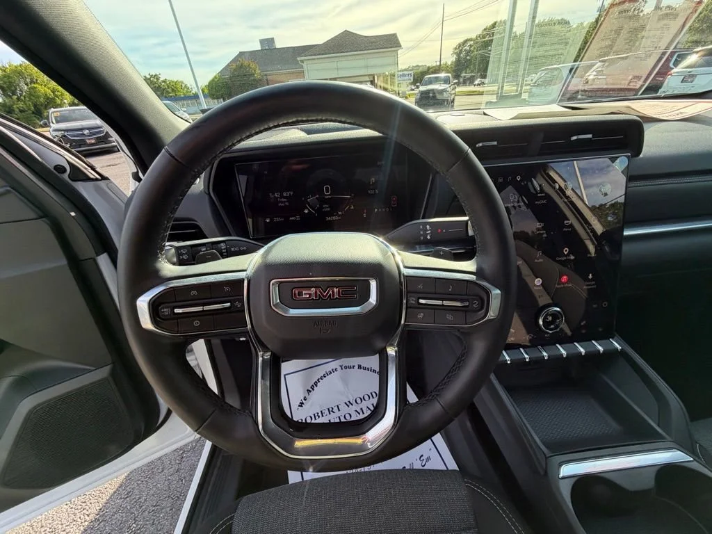 Used 2025 Summit White GMC Elevation image 20