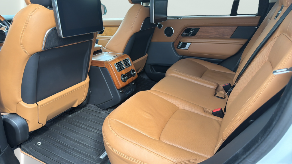 Used 2020 Fuji White Land Rover Autobiography image 17
