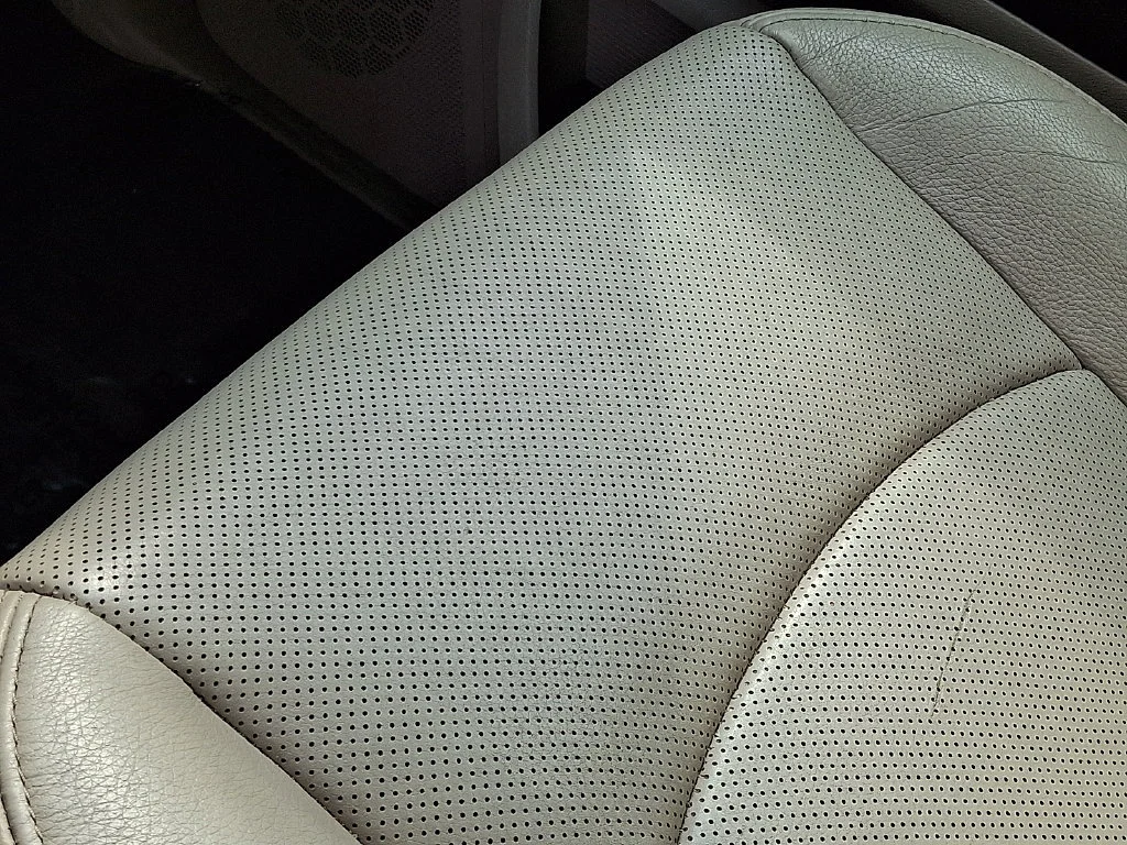Used 2017 Pearl White Ram Laramie image 27