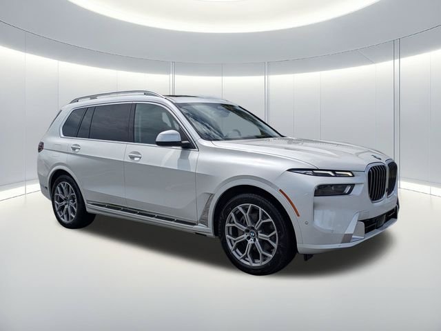 Used 2025 White BMW xDrive40i image 8