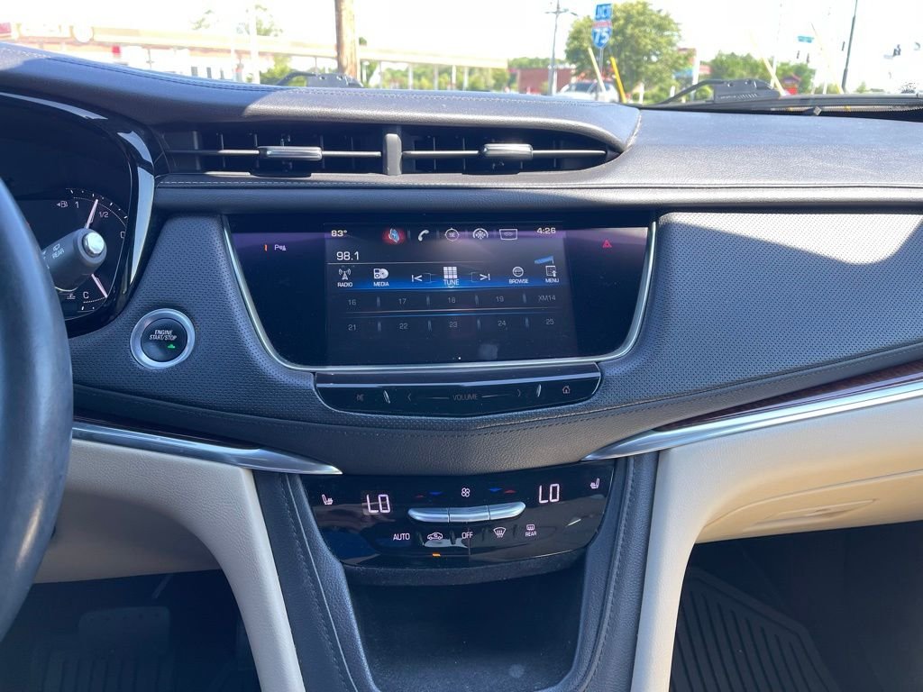 Used 2017 Crystal White Tricoat Cadillac Luxury image 15