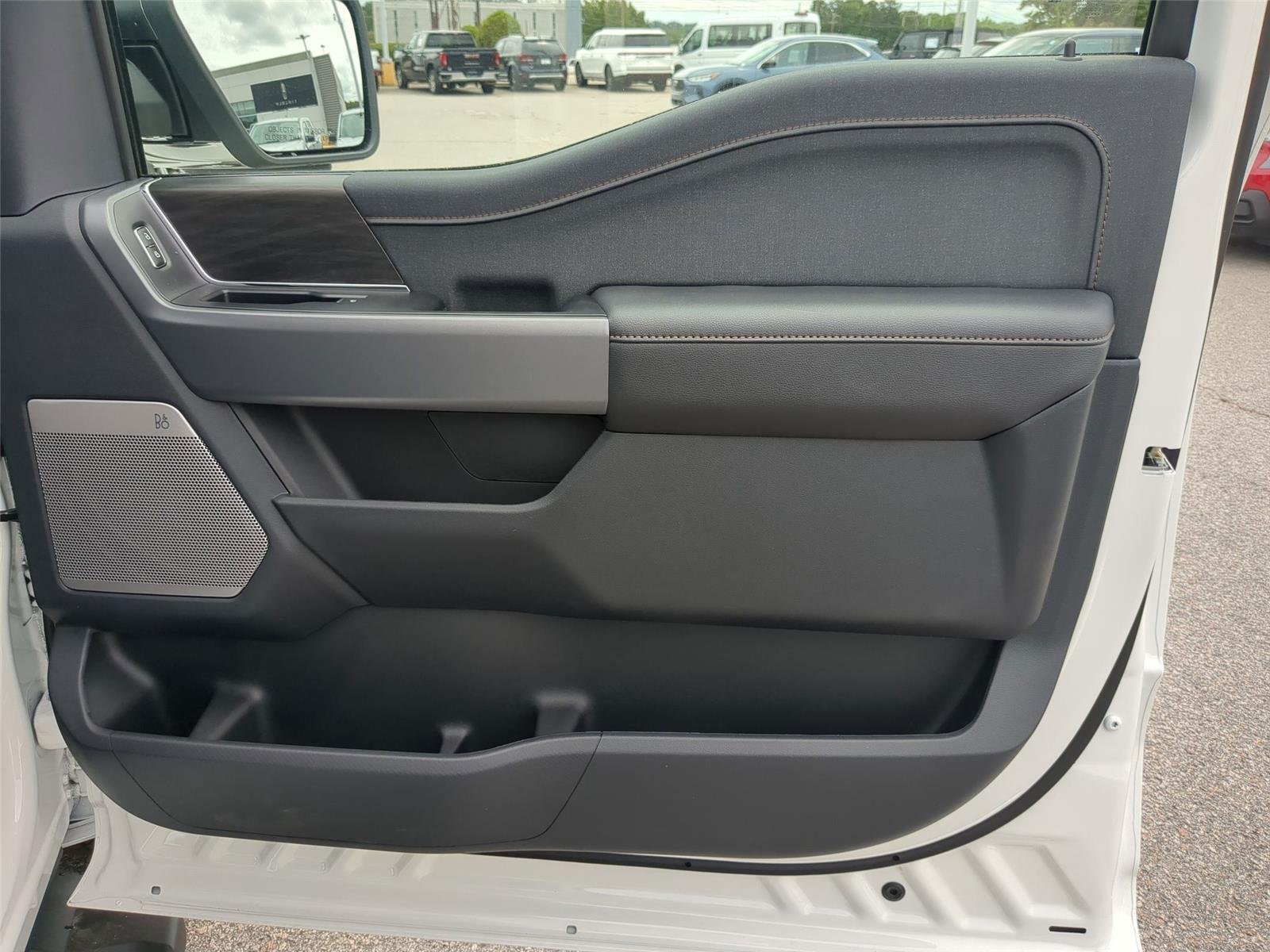 New 2026 Star White Metallic Tri-Coat Ford Lariat® image 39