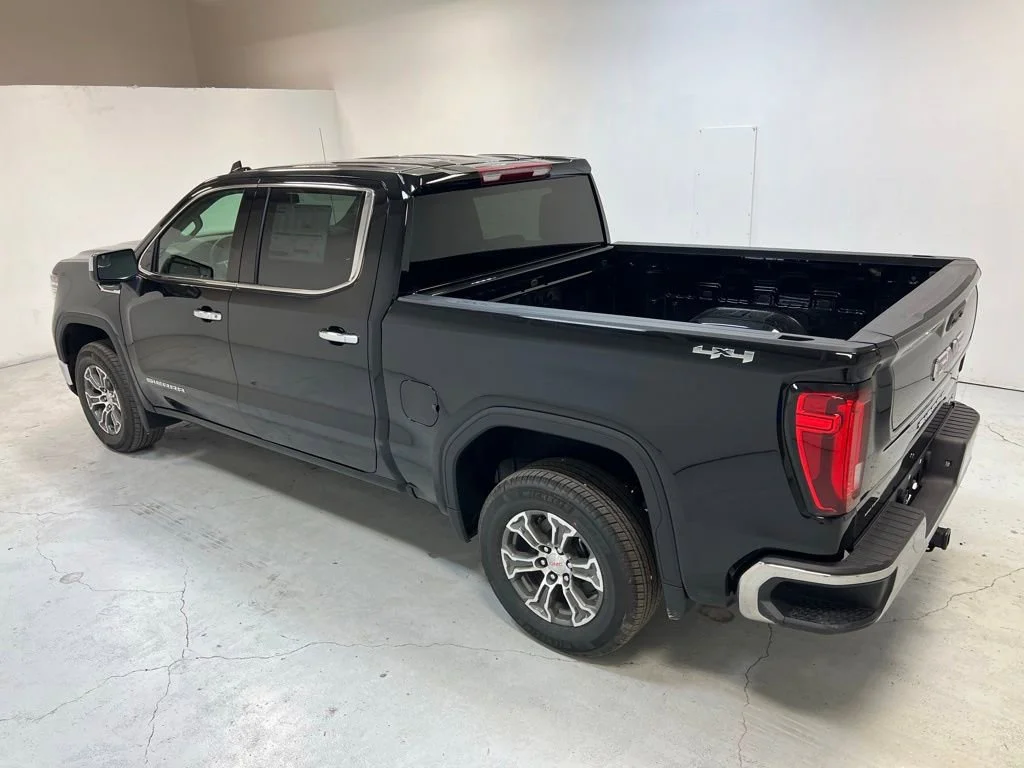 New 2026 Onyx Black GMC SLT image 4