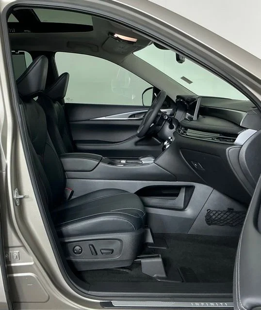 Certified Used 2023 Titanium INFINITI LUXE image 31