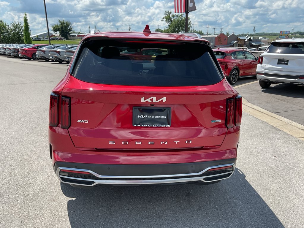 Used 2022 Runway Red Kia SX image 8
