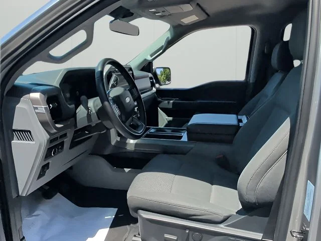 Used 2024 Silver Ford XLT image 11