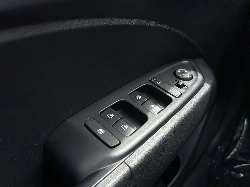 Used 2024 Black Hyundai SEL image 22