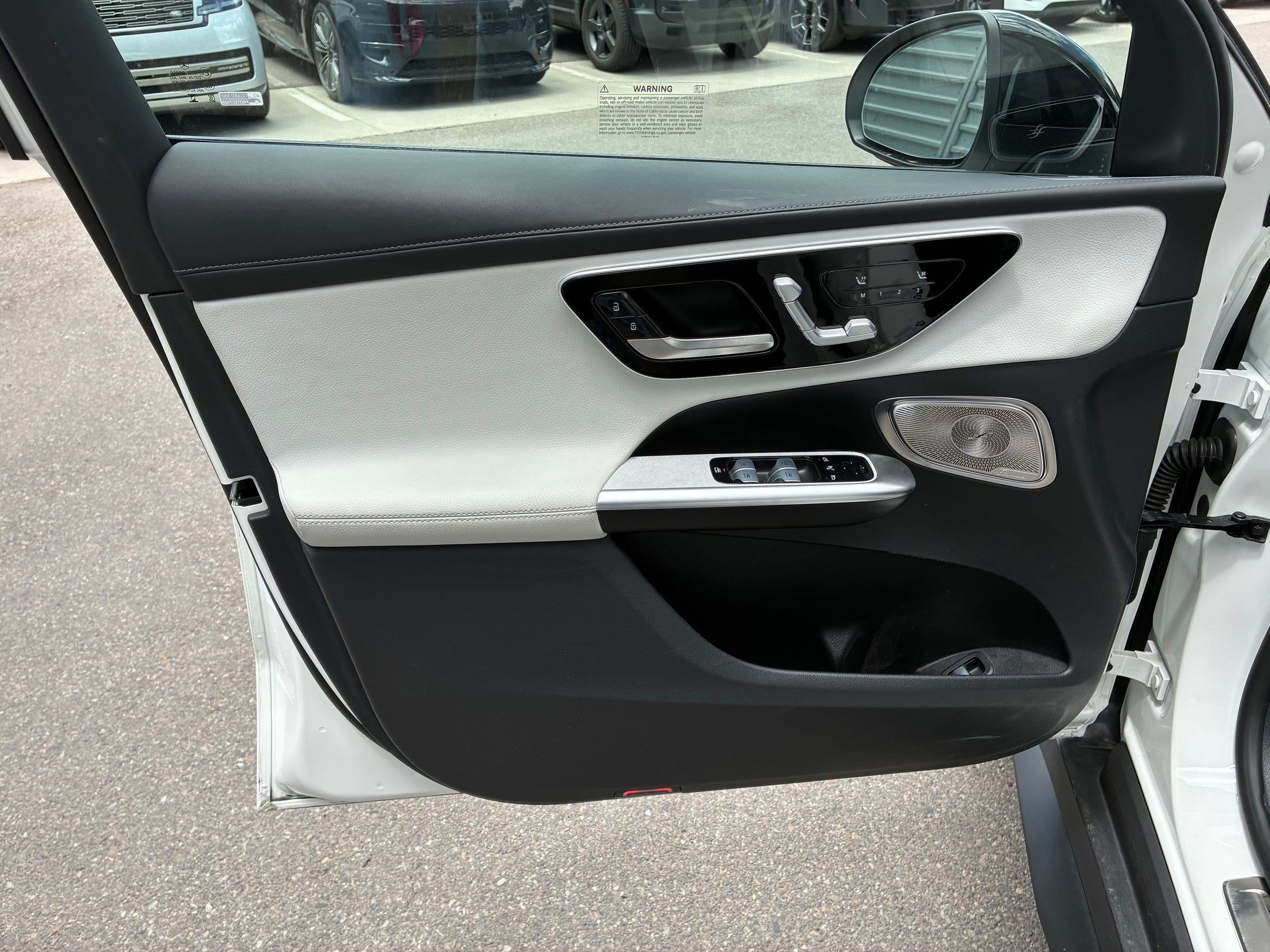 Used 2023 Polar White Mercedes-Benz GLC 300 image 12