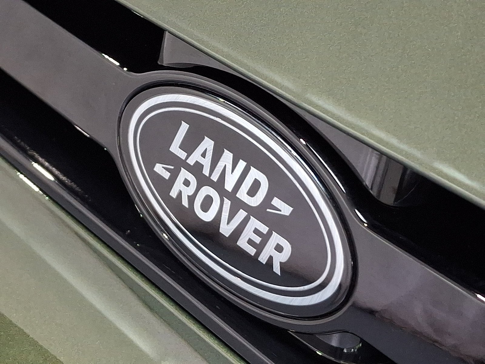 Certified Used 2026 Woolstone Green Metallic Land Rover X-Dynamic SE image 34