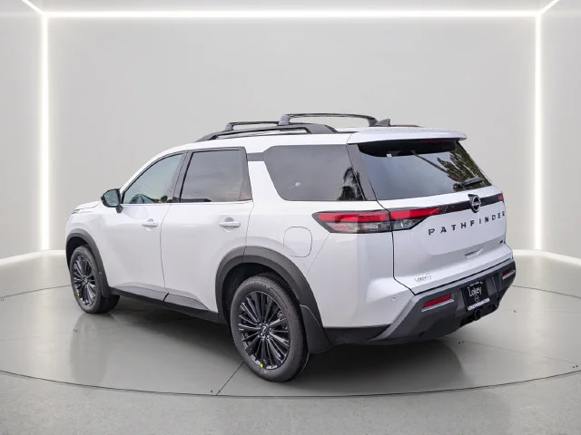New 2026 Everest White Pearl TriCoat Nissan SL image 4