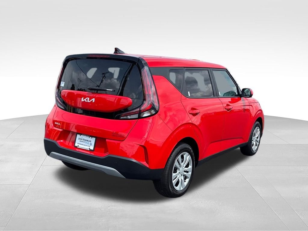 Used 2025 Red Kia LX image 5