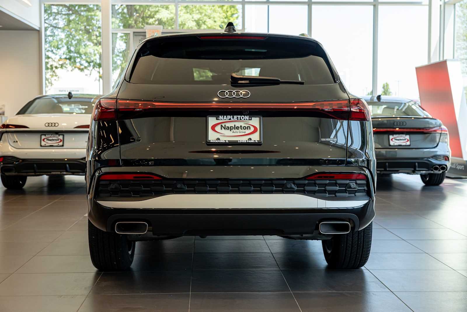 Used 2025 Mythos Black metallic Audi Premium image 5