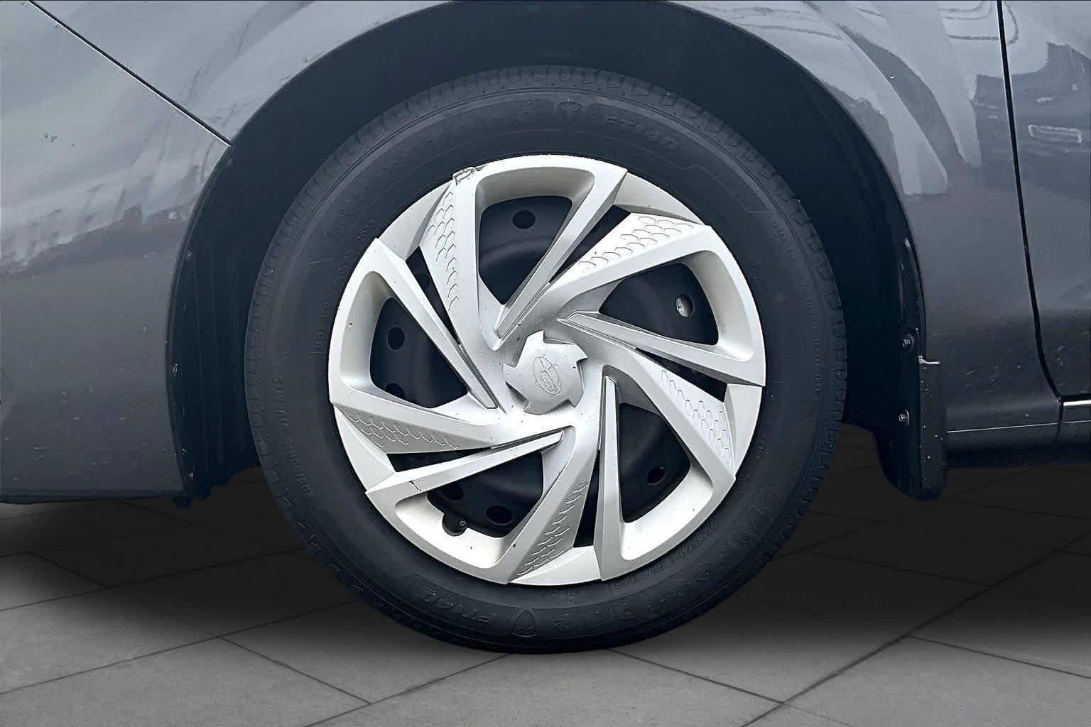 Used 2024 Magnetite Gray Metallic Subaru  image 10