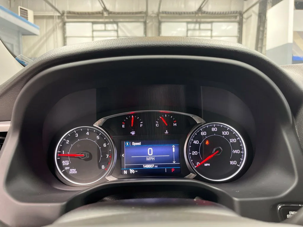 Used 2021 Midnight Blue Metallic GMC SLE image 17
