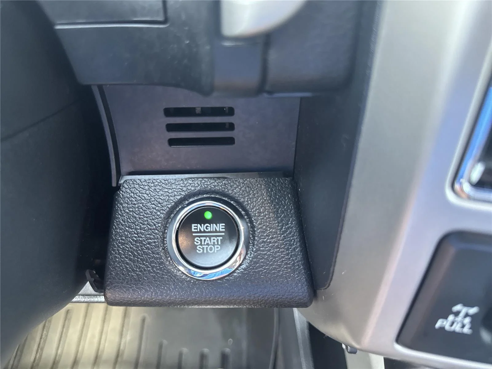 Used 2019 Ingot Silver Ford LARIAT image 23