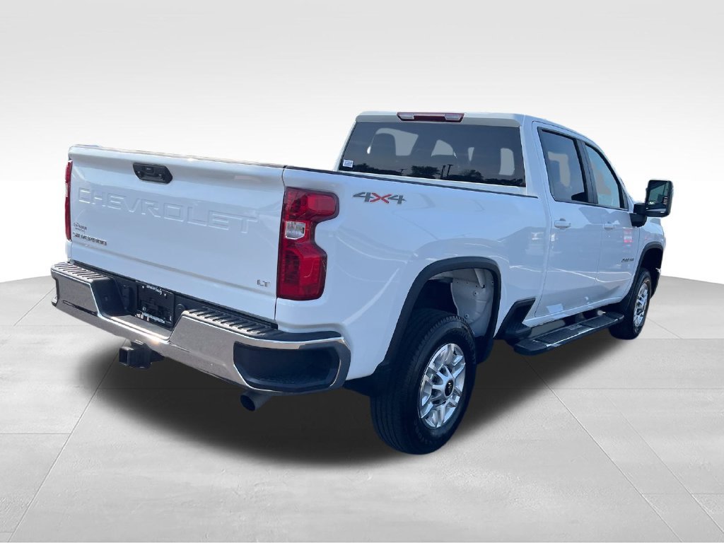 Used 2025 White Chevrolet LT image 5