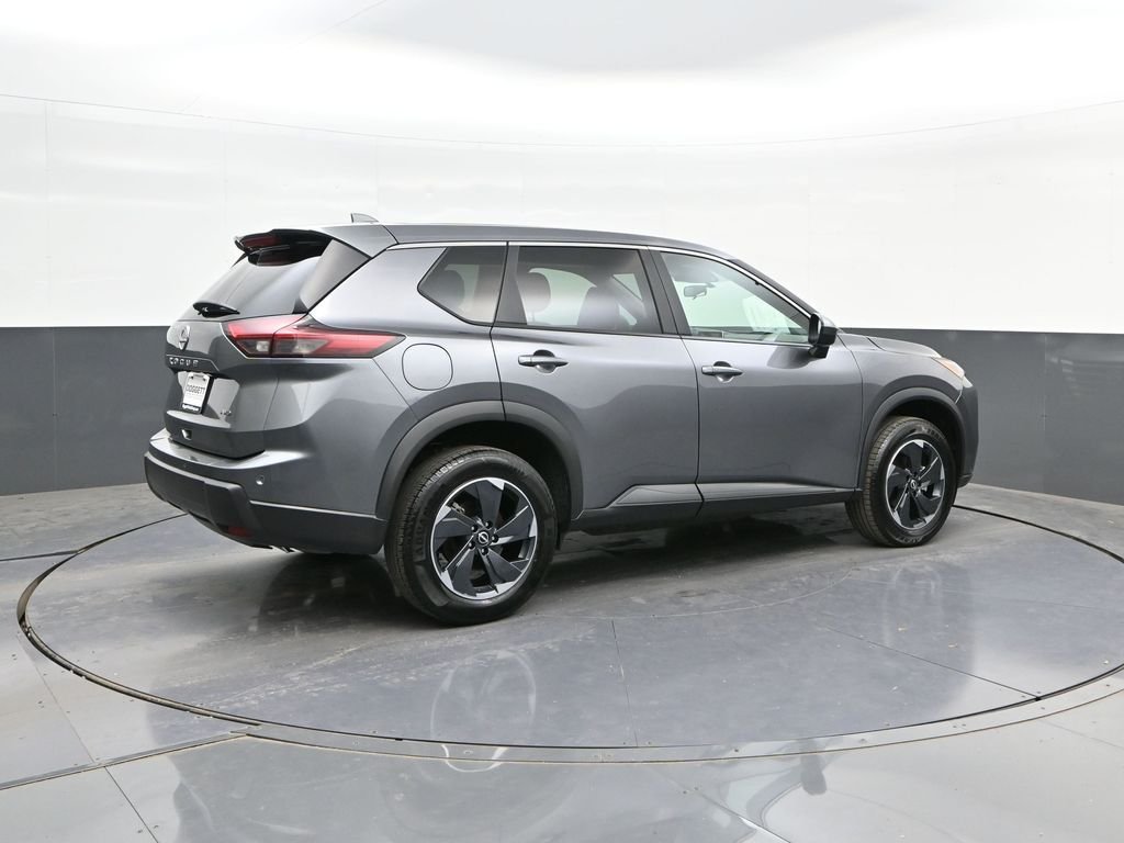 Used 2025 Gray Nissan SV image 15