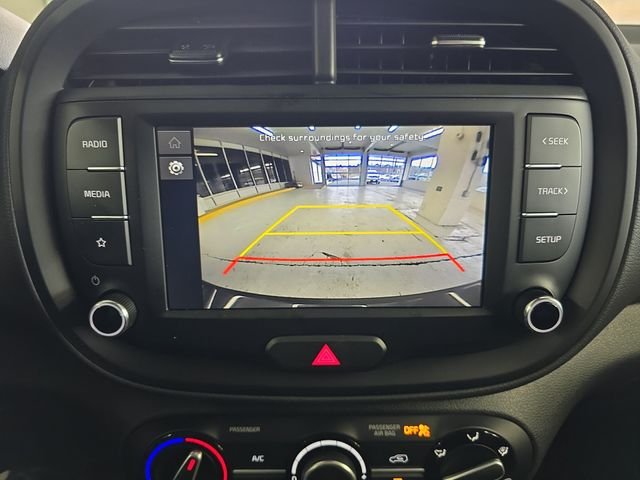 Used 2025  Kia LX image 16