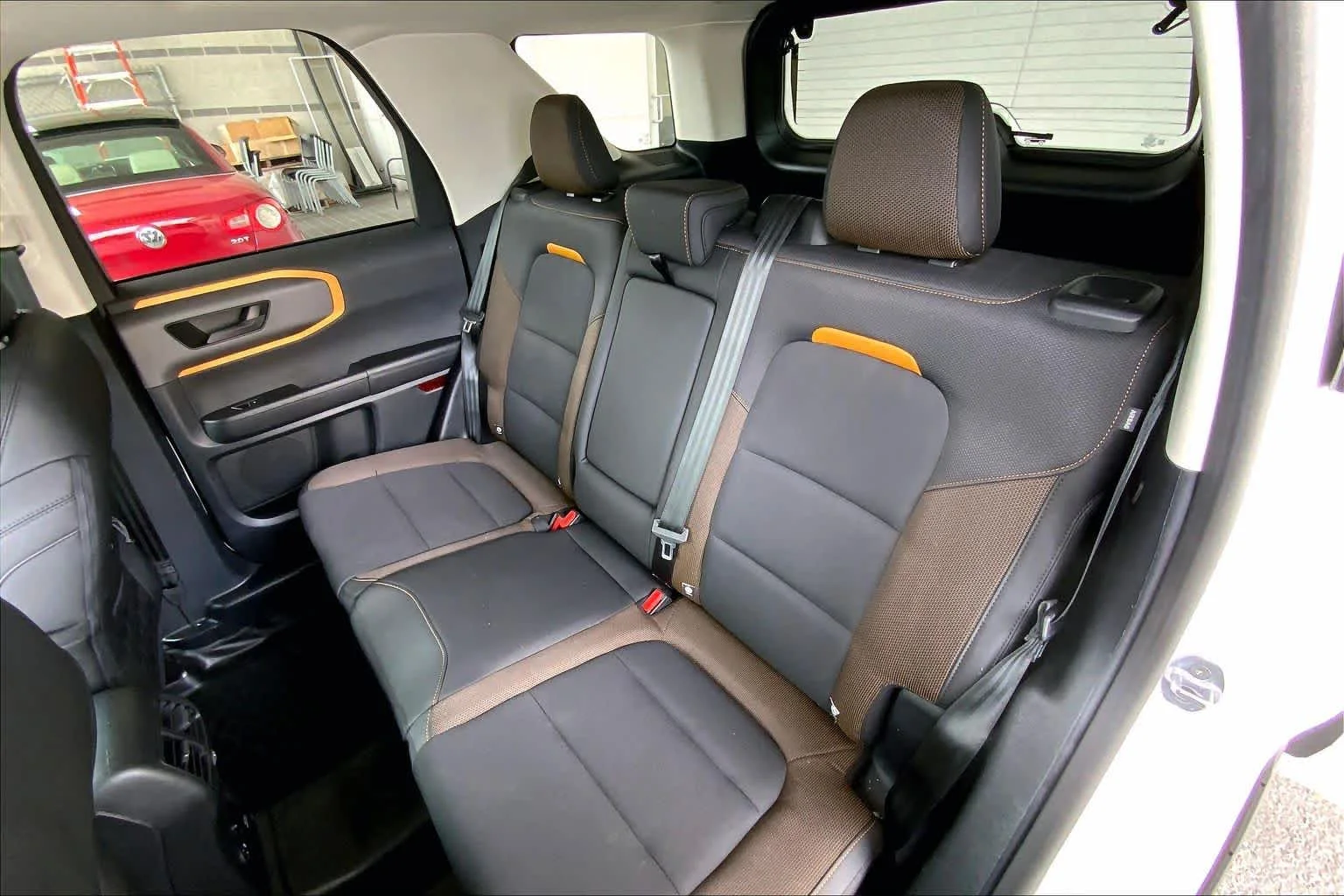Used 2022 Oxford White Ford Badlands image 21