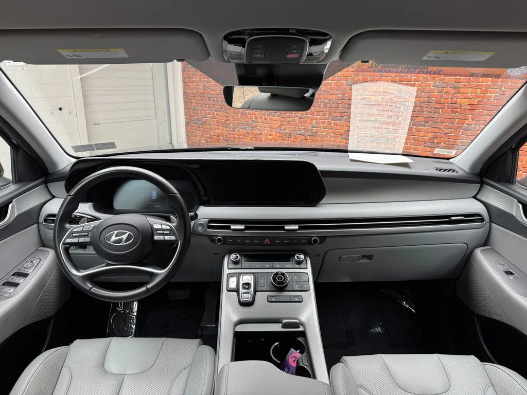 Certified Used 2025 Moonlight Hyundai SEL image 12