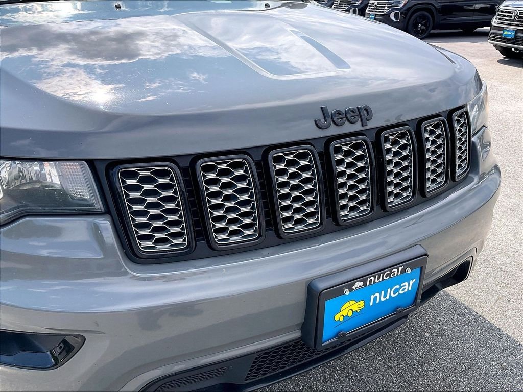 Used 2021 Sting-Gray Clearcoat Jeep Laredo X image 27