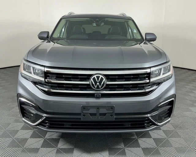 Used 2022 Platinum Gray Metallic Volkswagen 3.6L V6 SEL Premium R-Line image 3