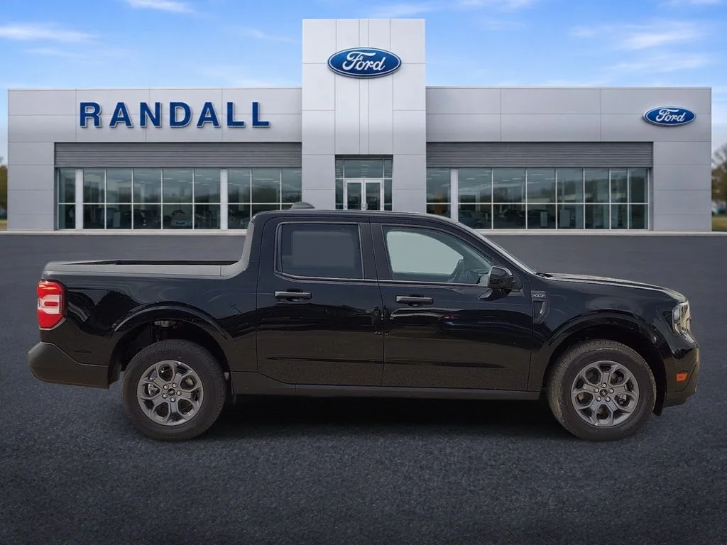 New 2026 Shadow Black Ford XLT image 6