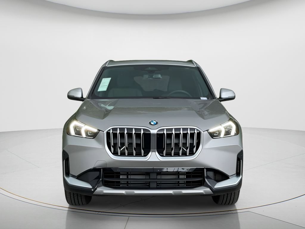 New 2026 Space Silver Metallic BMW xDrive28i image 2