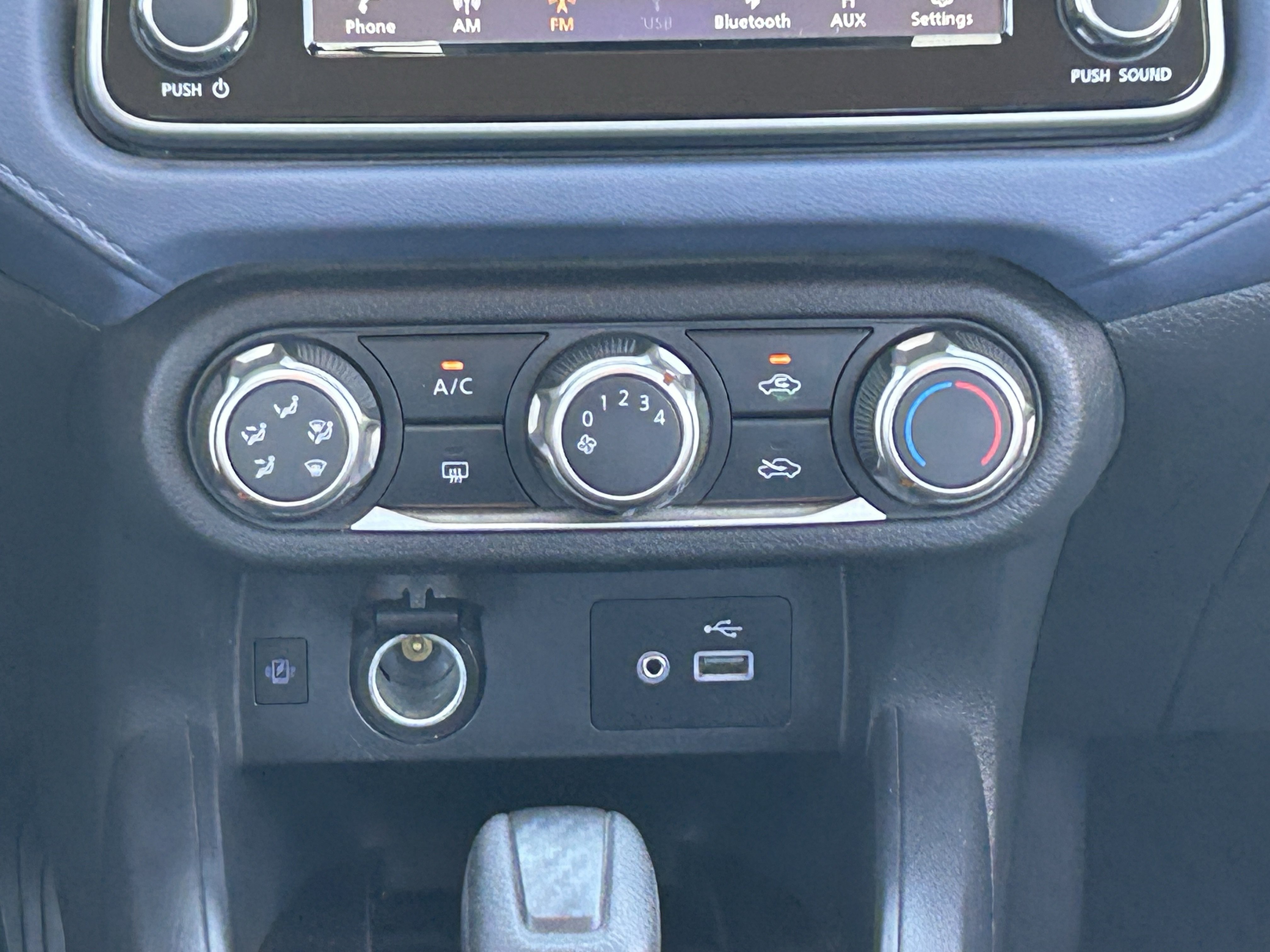 2024 Nissan Versa Sedan SV - Photo 19