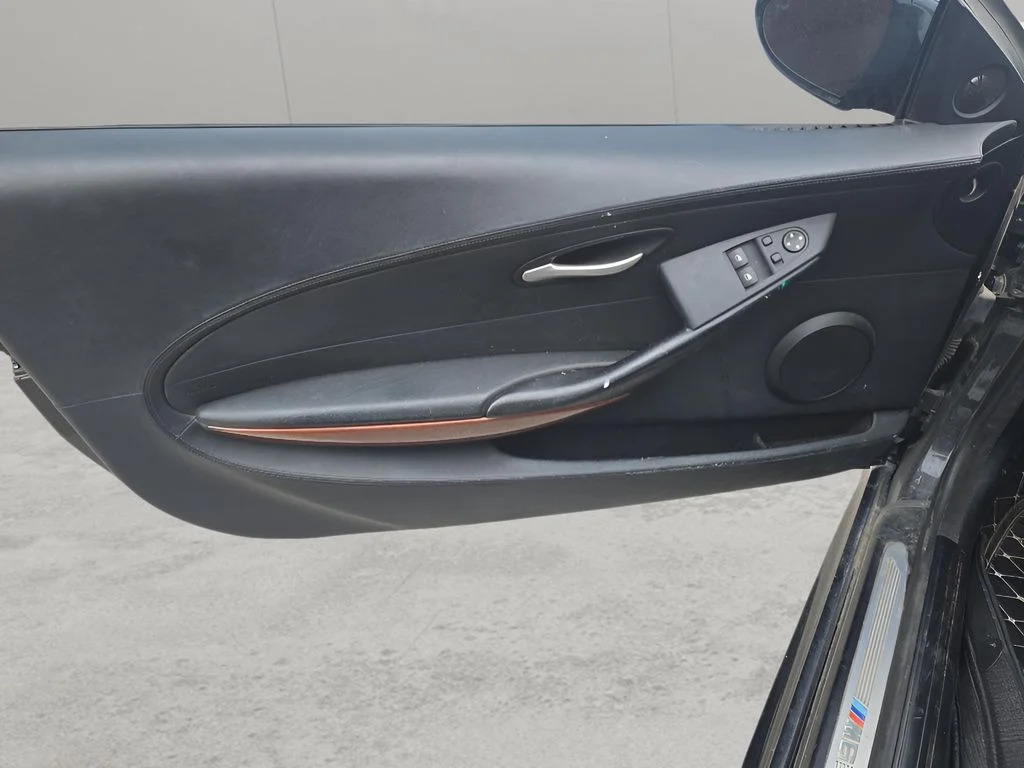 Used 2006 Black Sapphire Metallic BMW M6 image 9