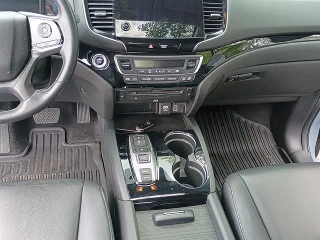Certified Used 2022 GRAY Honda Touring w/Rear Captain