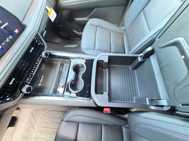 2026 Chevrolet Suburban High Country - Photo 28