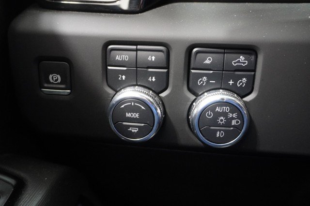 Used 2025 Onyx Black GMC AT4X image 32
