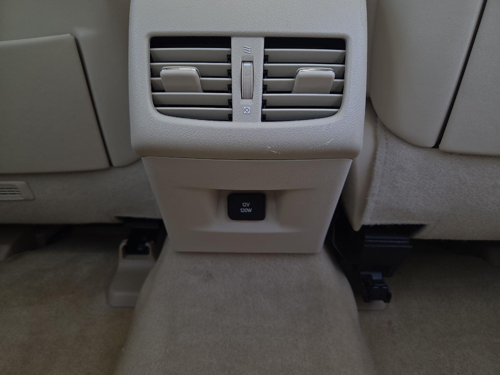Used 2013 Starfire Pearl Lexus Hybrid image 12
