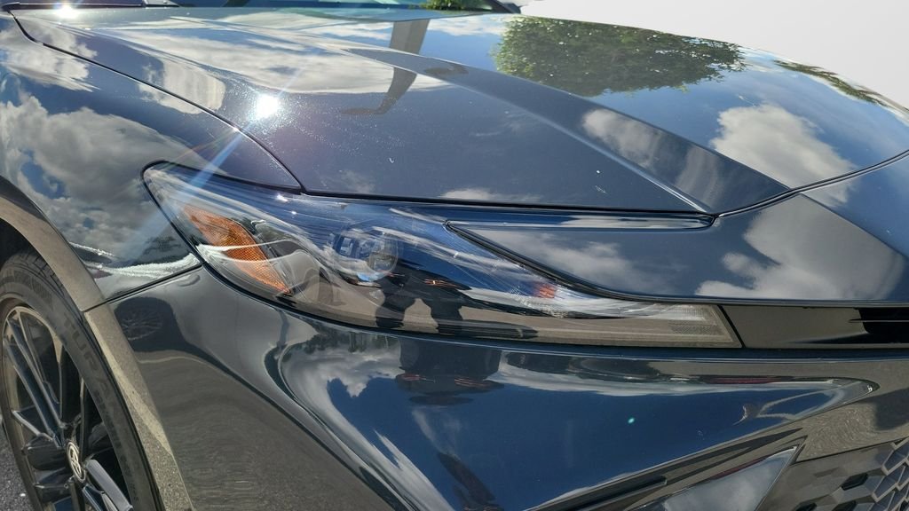 Used 2025  Toyota LE image 7