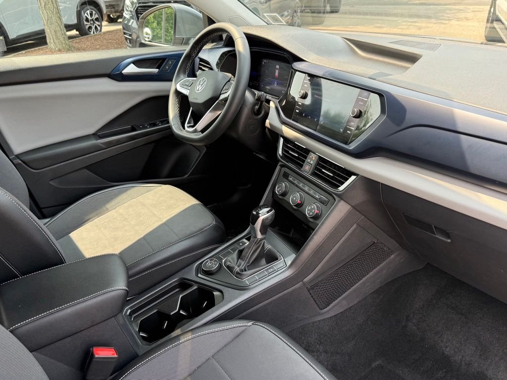 Used 2022 Pure Gray Volkswagen 1.5T SE image 27