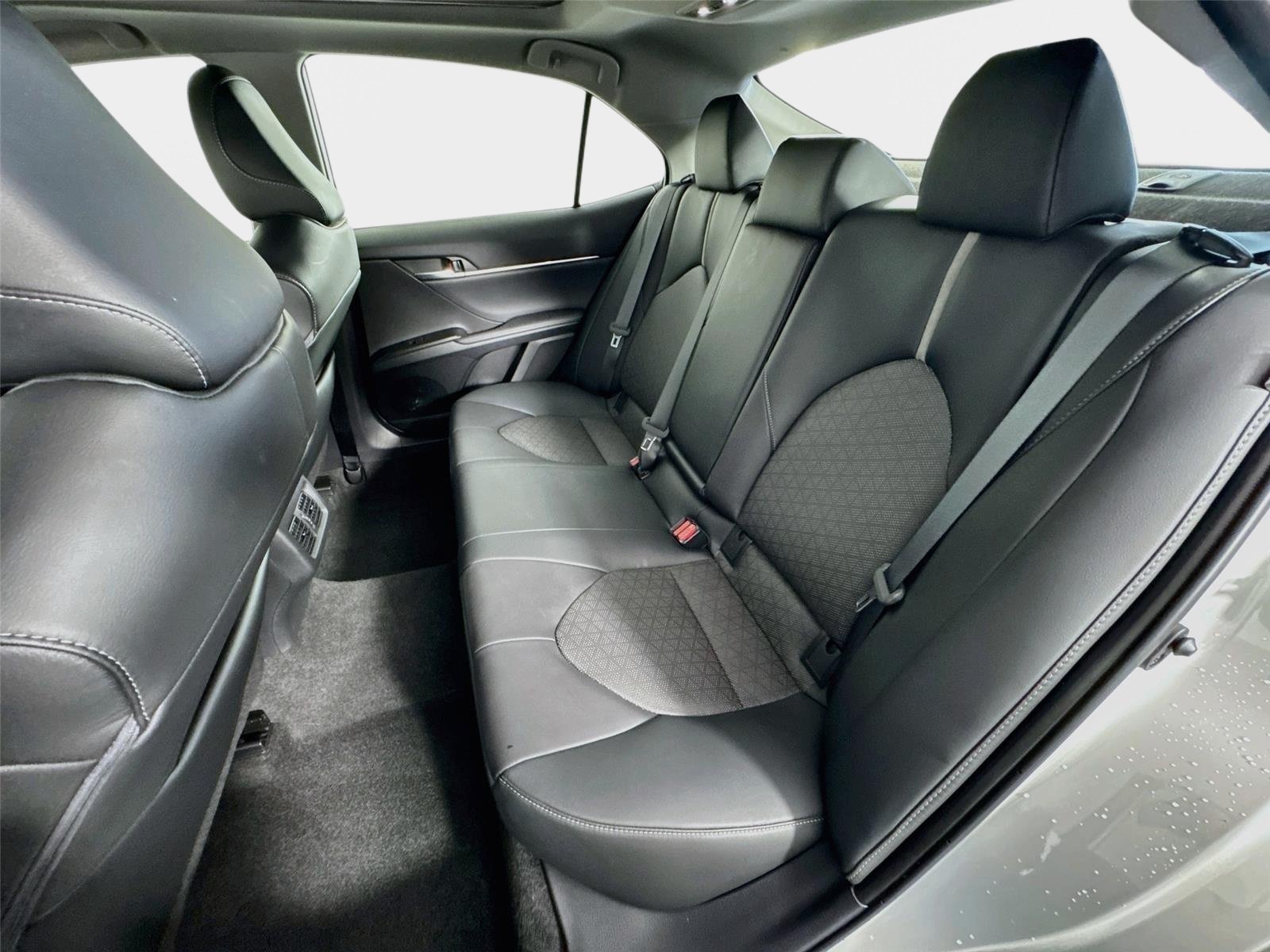 Used 2023 Ice Toyota XSE image 22