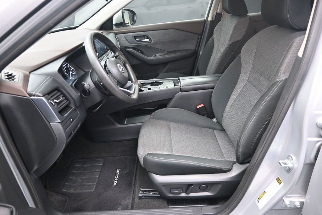 Used 2023 Brilliant Silver Metallic Nissan SV image 15