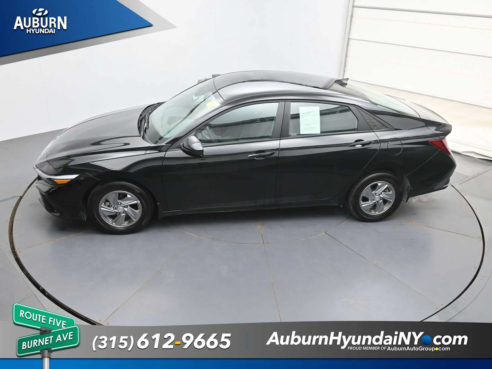 Used 2024 Abyss Black Hyundai SE image 34