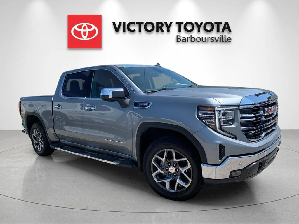 Used 2024 Silver GMC SLT image 4