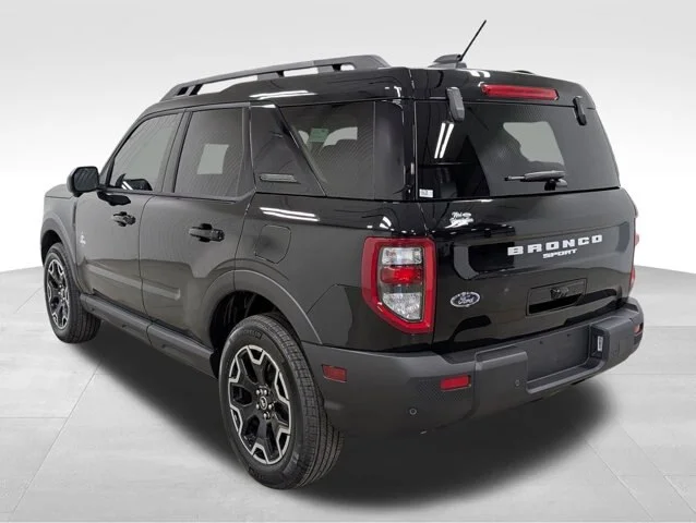 New 2025 Shadow Black Ford Outer Banks® image 20