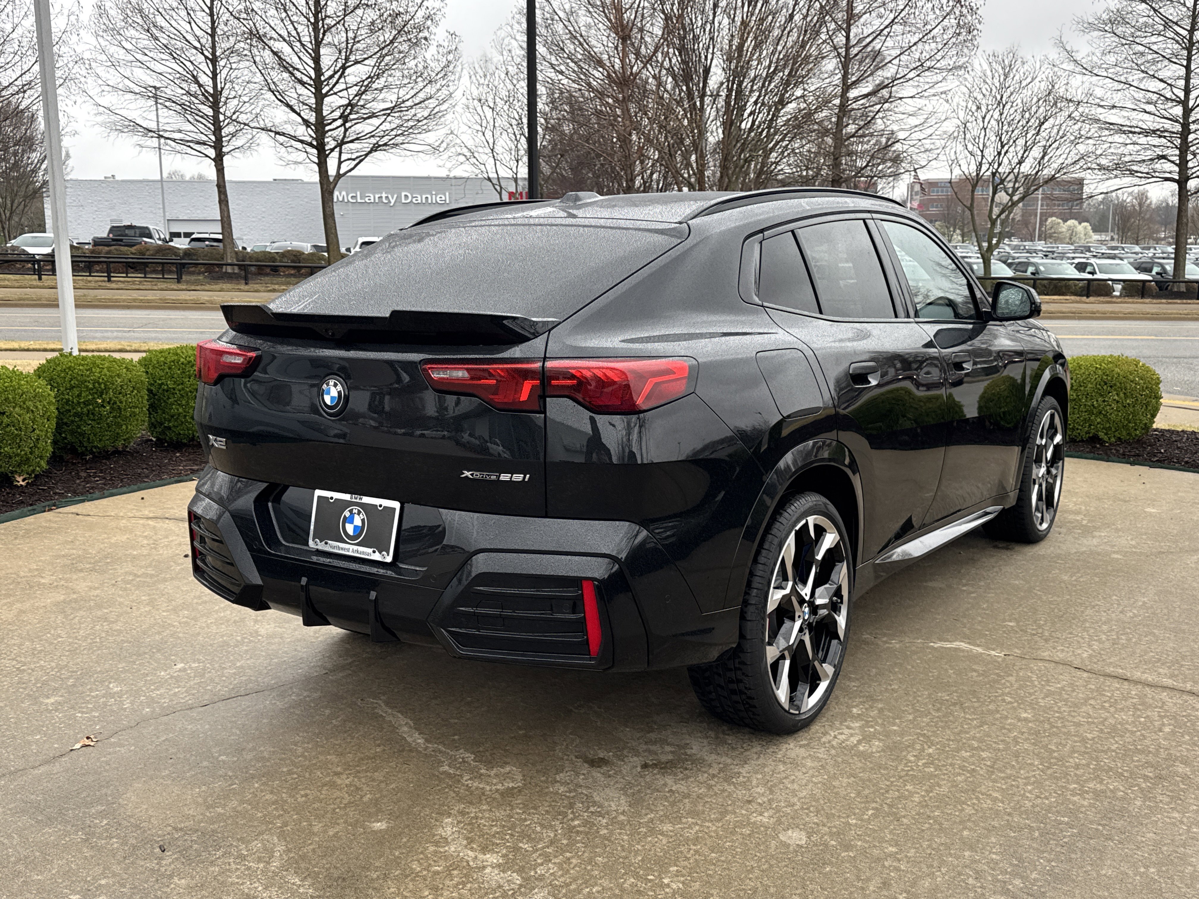New 2026 BLACK SAPHORE BMW xDrive28i image 5
