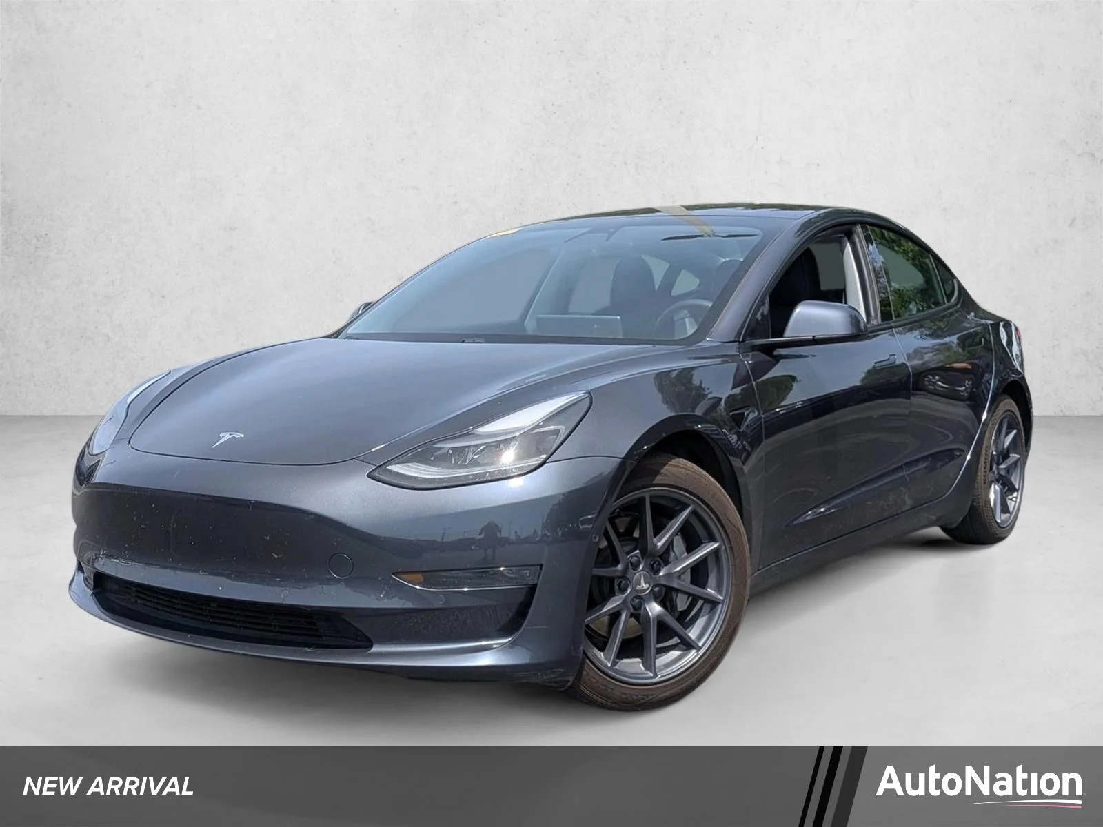 2021 Tesla Model 3 Standard Range Plus's photo