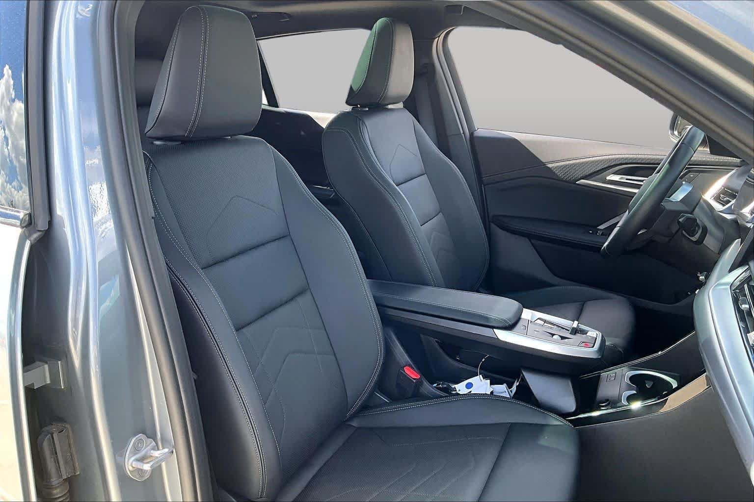 Used 2026 Skyscraper Grey Metallic BMW xDrive28i image 8