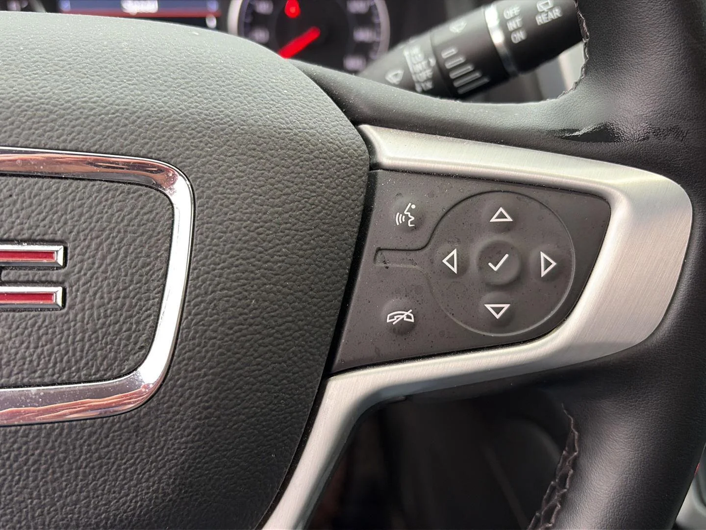 Used 2023 Summit White GMC SLT image 17