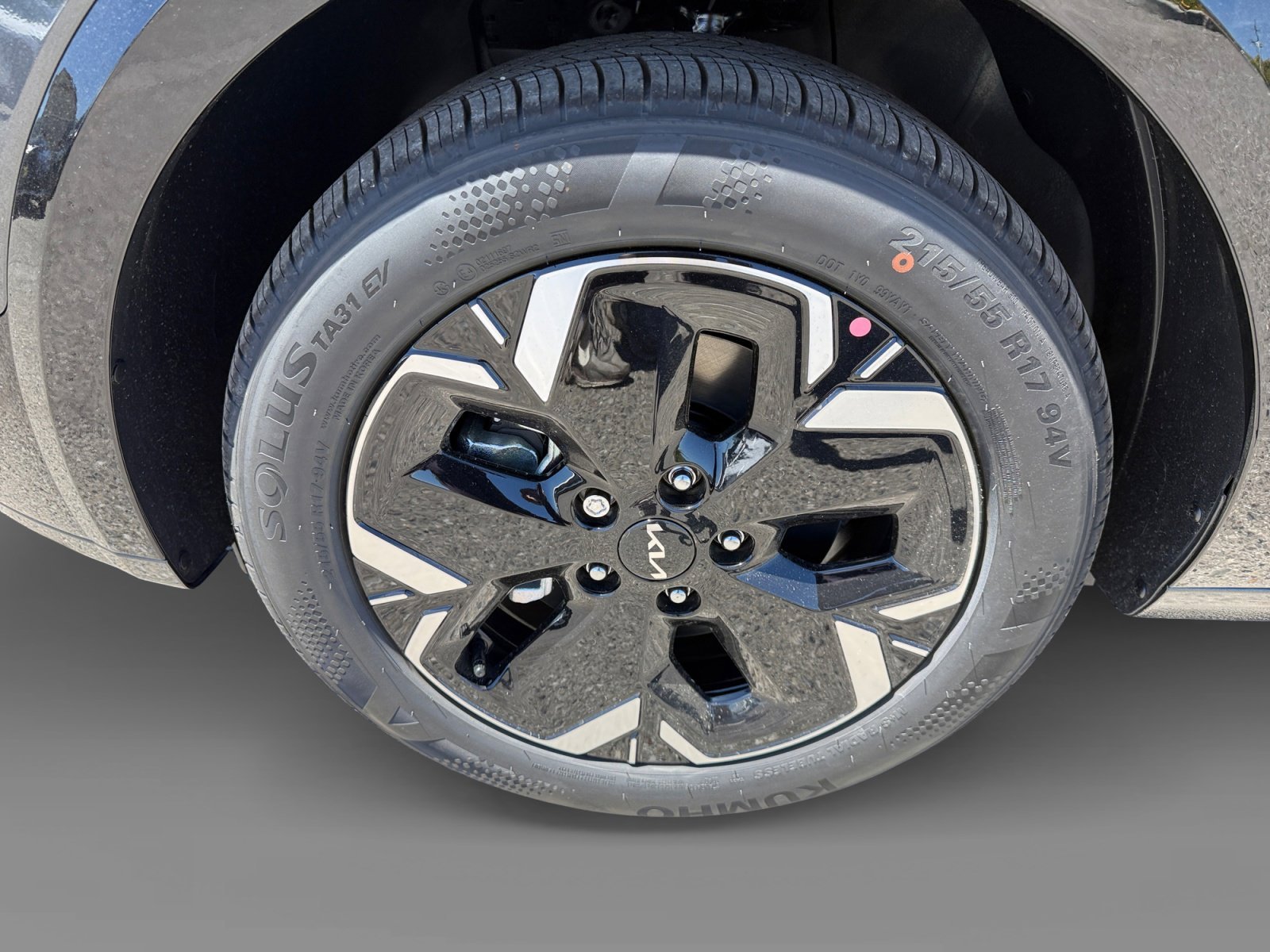 New 2026 Interstellar Gray Kia WIND image 9