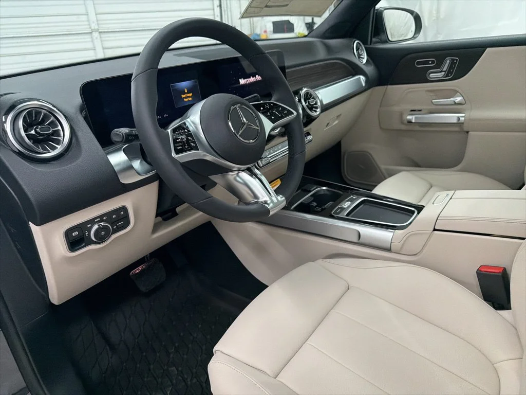 Used 2026 Black Mercedes-Benz GLB 250 image 12