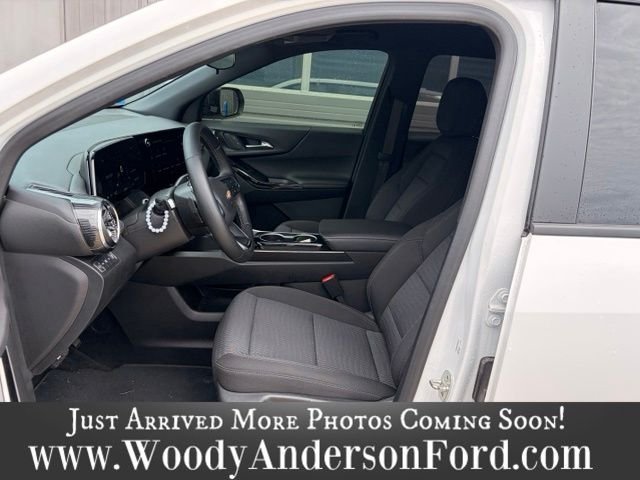 Certified Used 2025 Summit White Chevrolet LT image 9