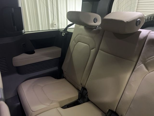 2023 Land Rover Defender S - Photo 27