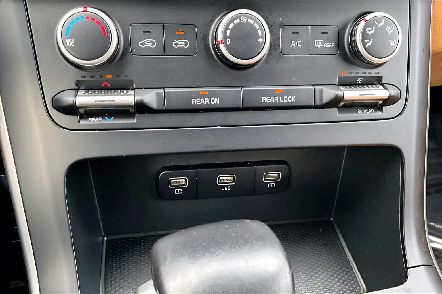 Used 2022 Aurora Black Kia LXS image 34